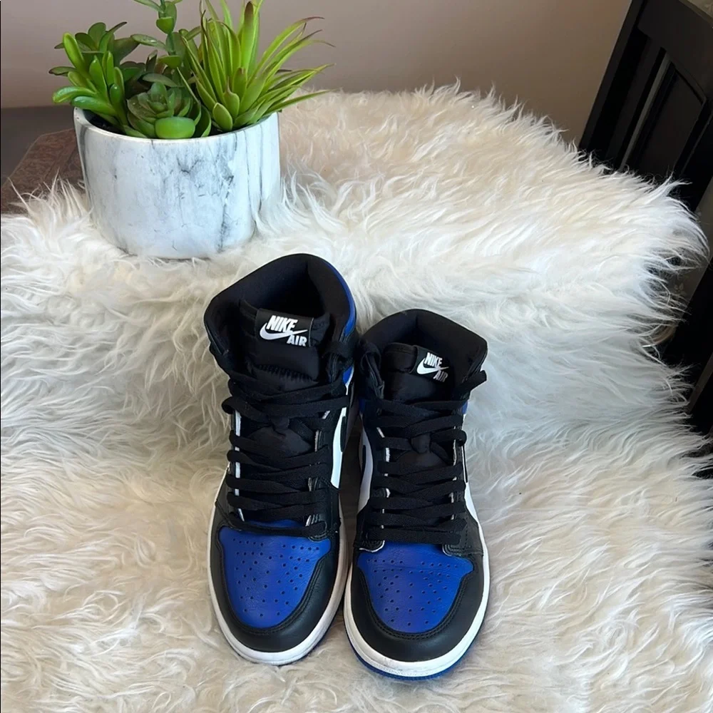 Nike Men’s Air Jordan 1 Retro High OG 'Royal Toe'  High-Top Sneakers Size 7.5 US - Picture 4 of 17